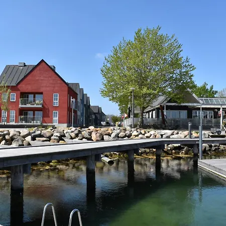 Luksus I Forste Raekke Til Vandet * Kerteminde