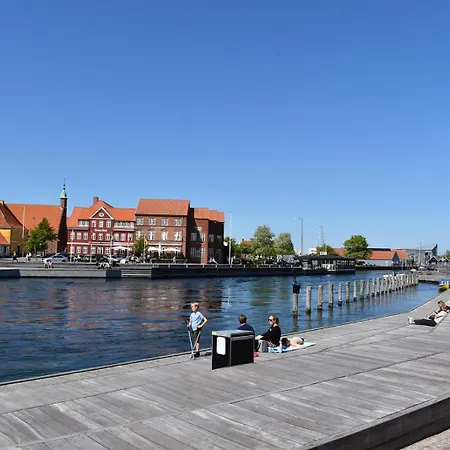Apartamento Luksus I Forste Raekke Til Vandet